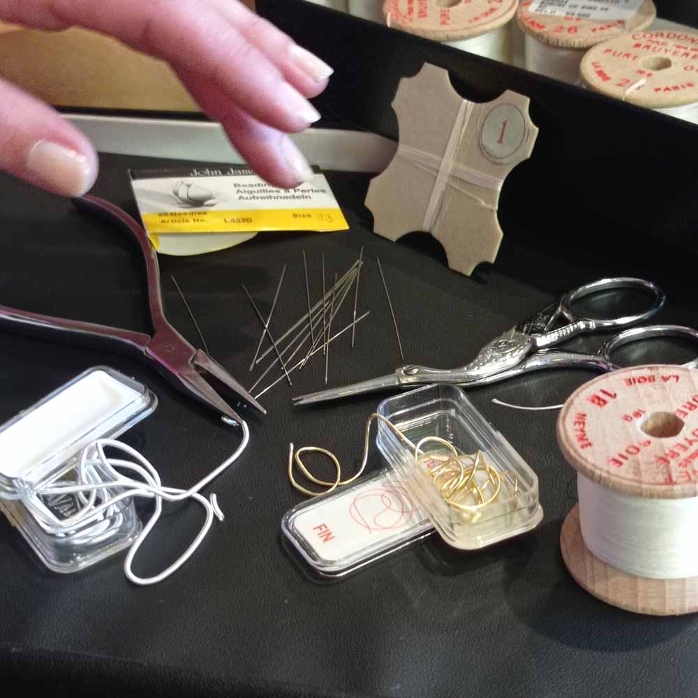 Atelier-enfilage-collier-accessoires atelier-enfilage-collier-accessoires-aux-pierres-fines-royat