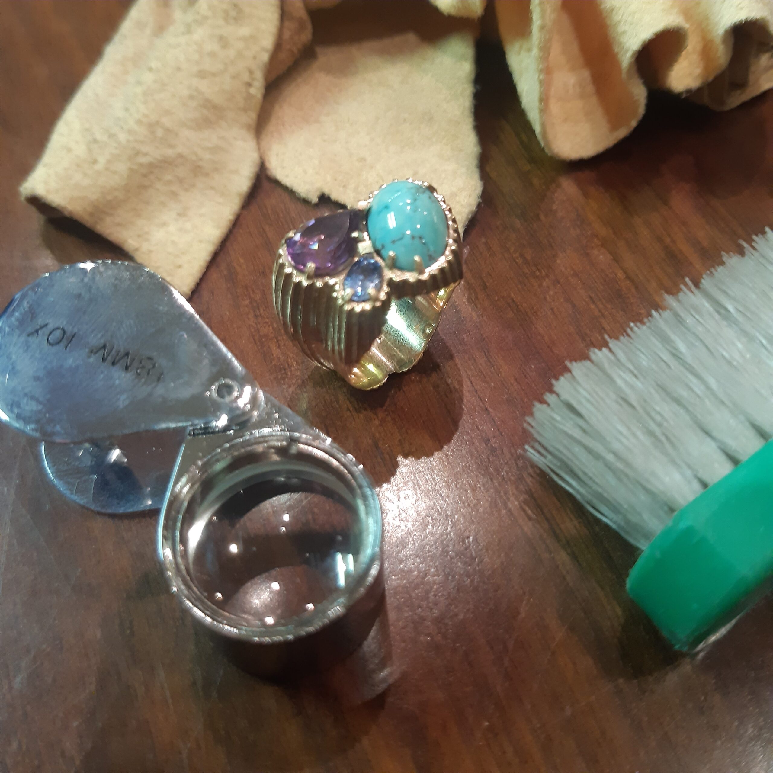 bague-or-jaune-turquoise-amethyste bague-or-jaune-turquoise-amethyste-aux-pierres-fines-royat